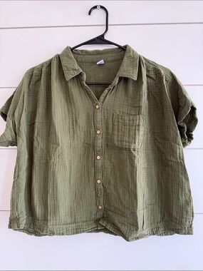Old Navy Olive Green Short-Sleeve Button-Down Shirt